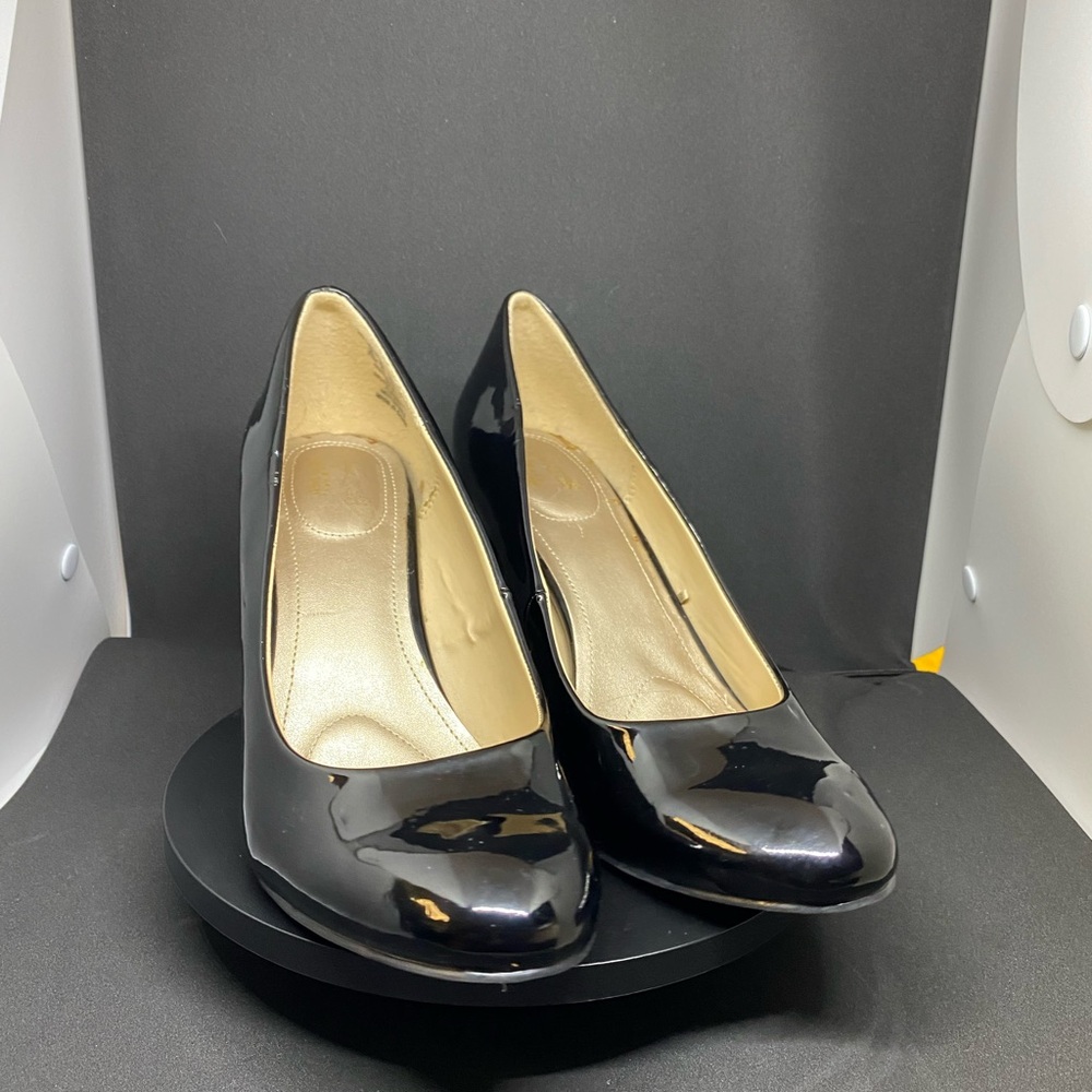Black Stiletto Heels with Pointed Toe size 9.5